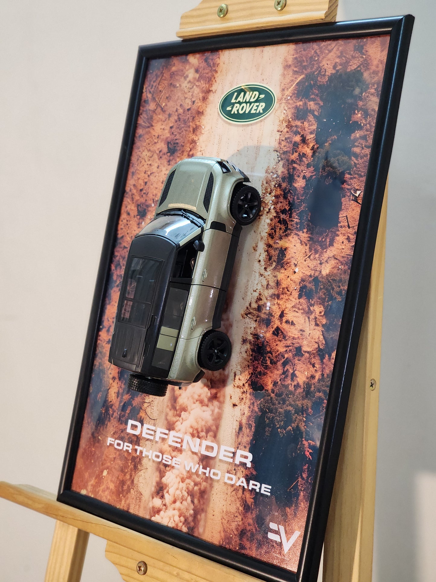Land Rover Defender Official Diecast Frame
