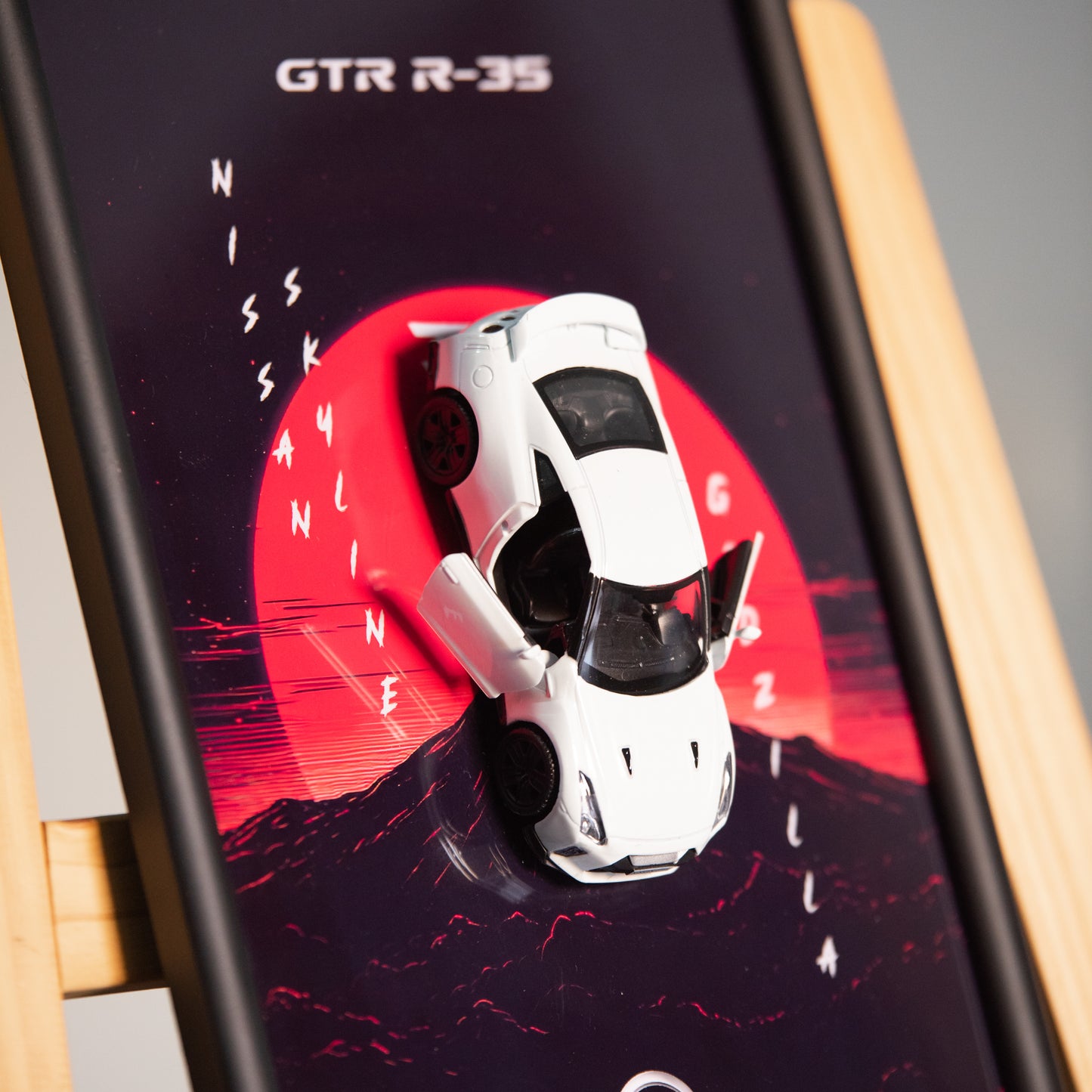 Nissan GT-R R35 "Godzilla" Diecast Frame