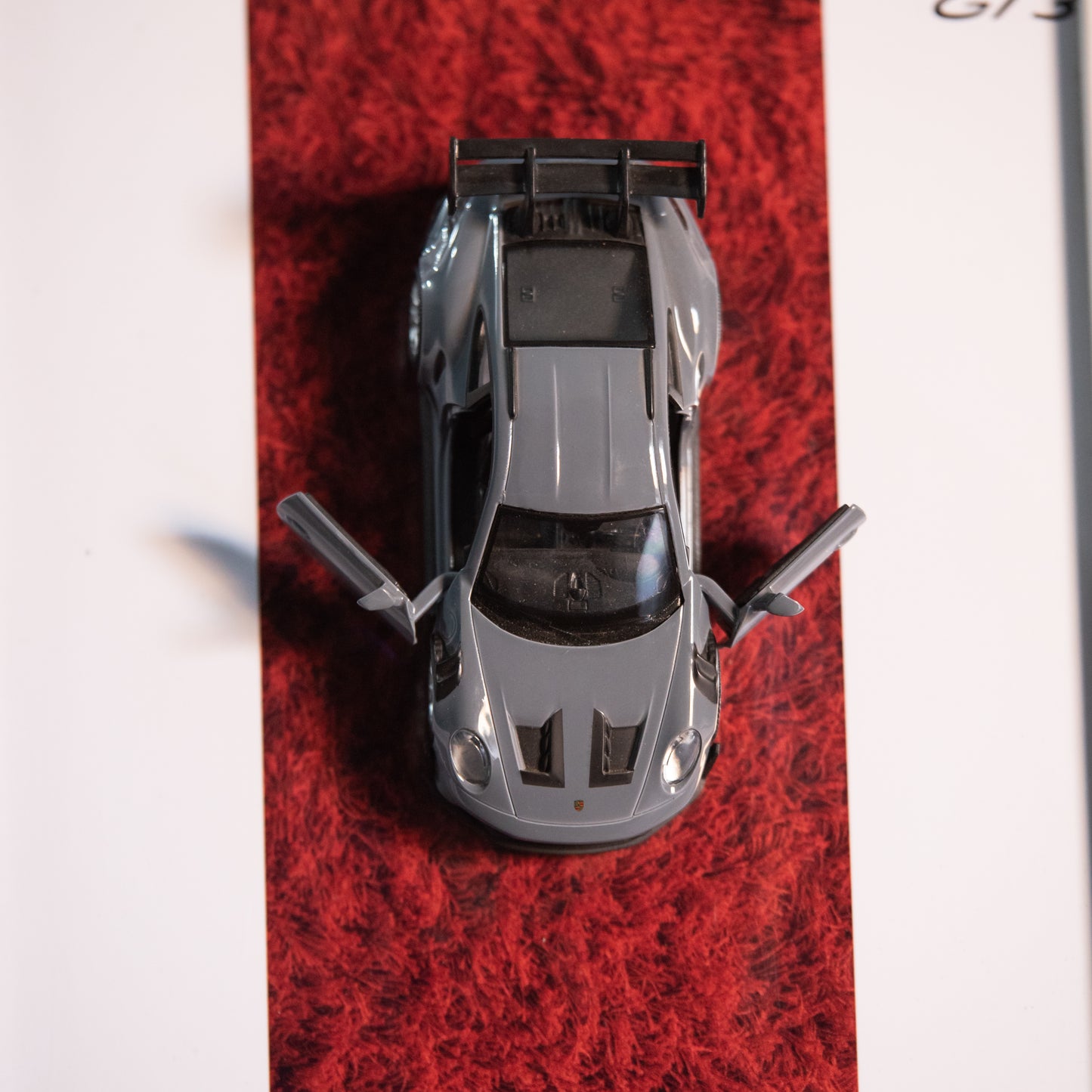 Porsche 911 GT3 RS Diecast Frame