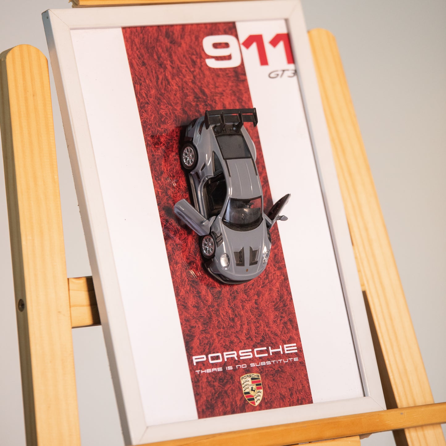 Porsche 911 GT3 RS Diecast Frame