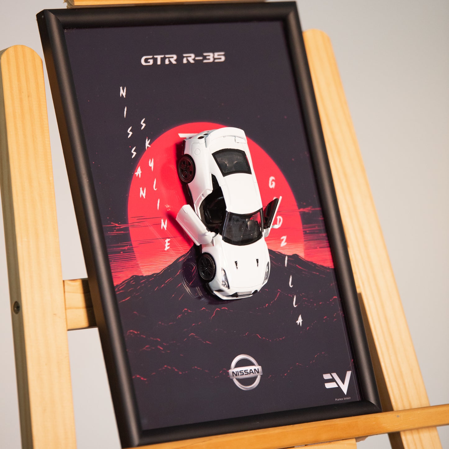 Nissan GT-R R35 "Godzilla" Diecast Frame